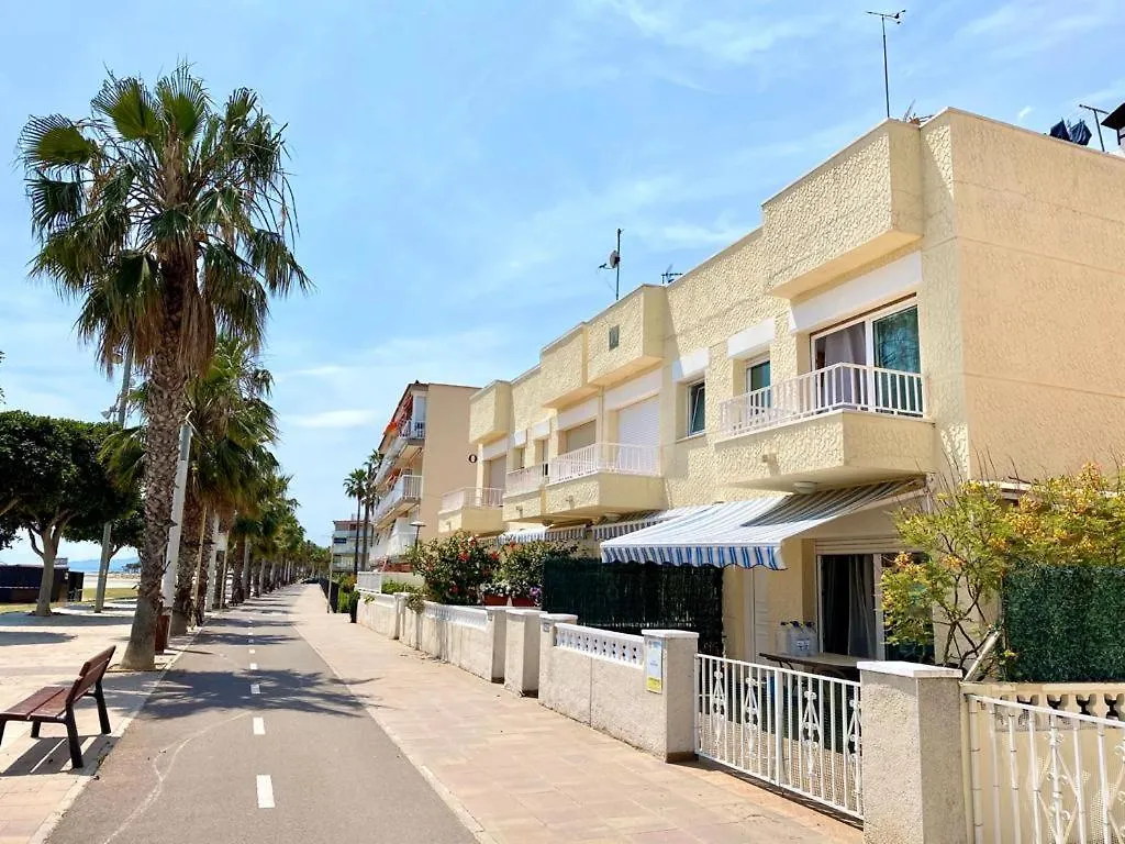 Holiday home House In Front Of The Beach With Sea View Cambrils