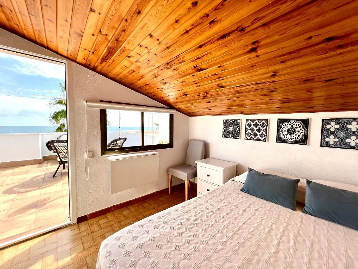 Holiday home House In Front Of The Beach With Sea View Cambrils
